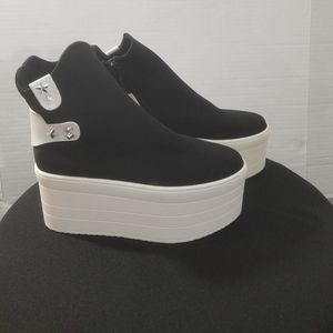 IDEAL BRAND PLATFORM SHOES